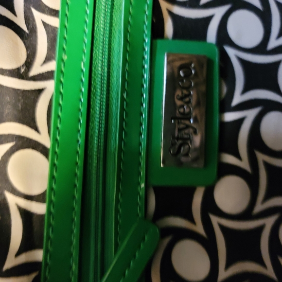 Handbag - Picture 12 of 15